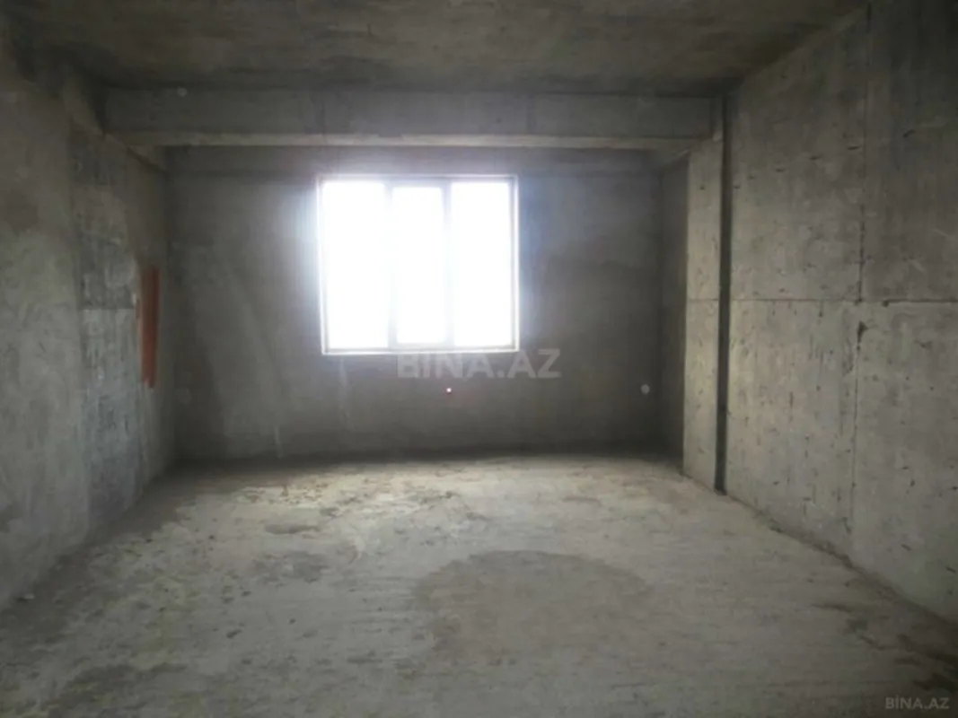 Satılır 3 otaqlı mənzil 135 m²