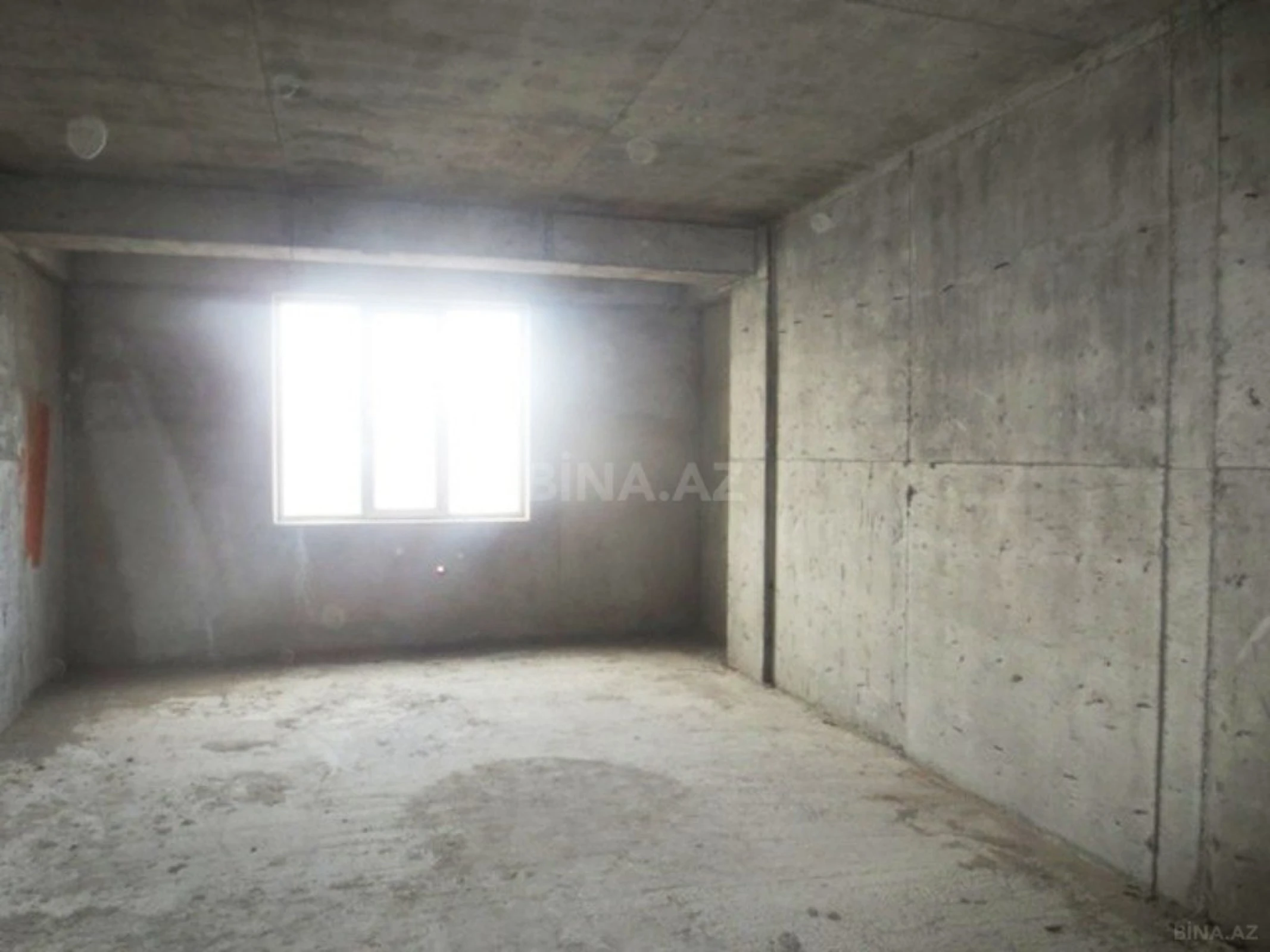 Satılır 3 otaqlı mənzil 135 m²