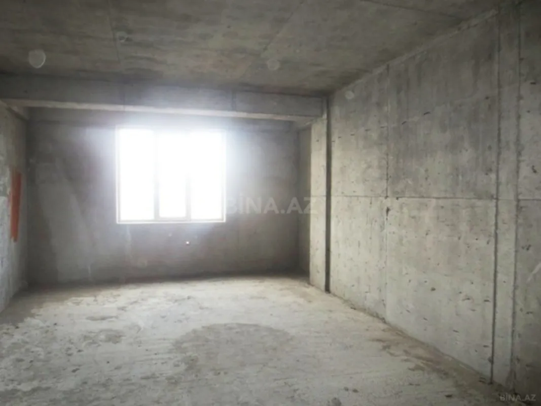 Satılır 3 otaqlı mənzil 135 m²