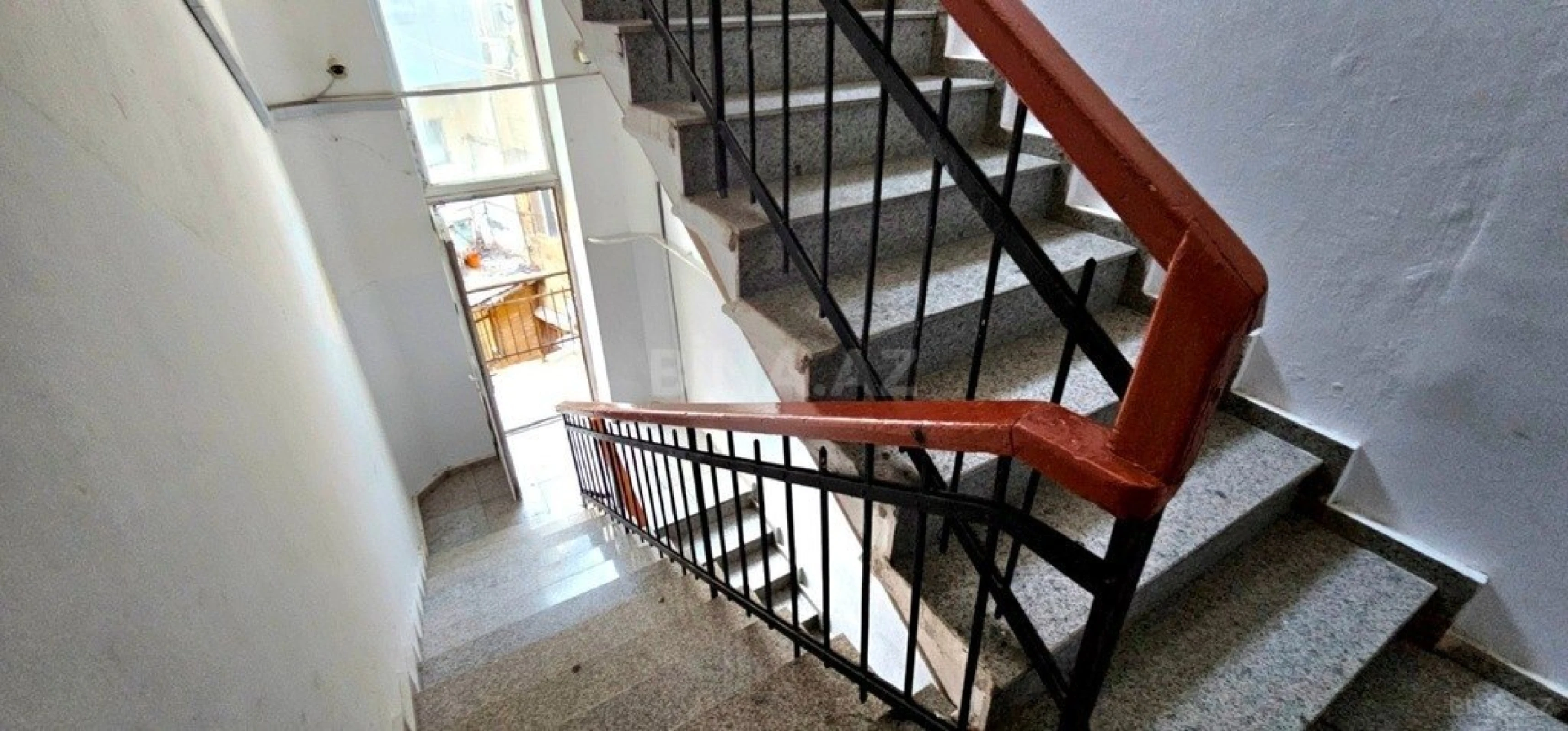 Satılır 3 otaqlı mənzil 84 m²