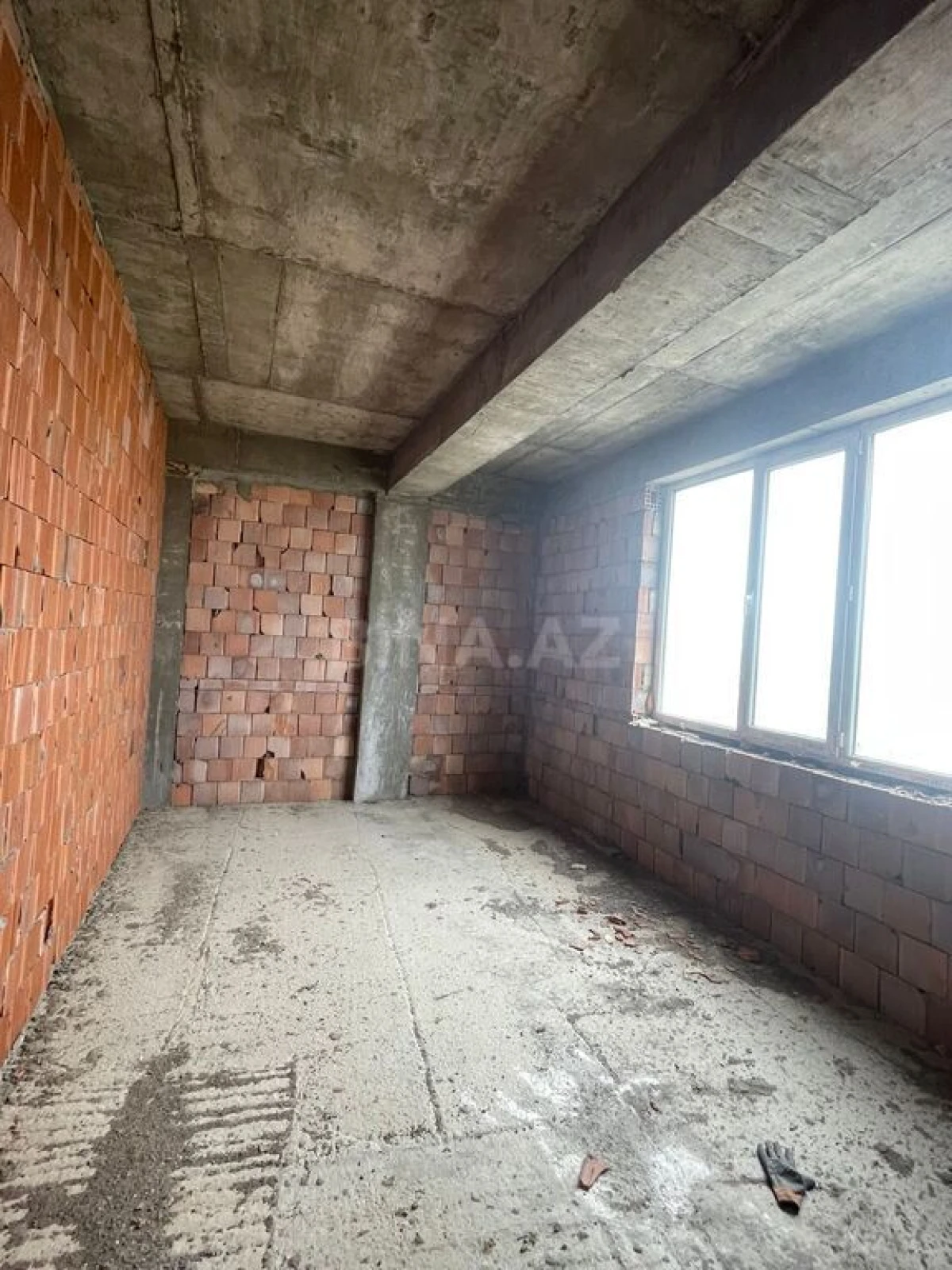 Satılır 3 otaqlı mənzil 135 m²