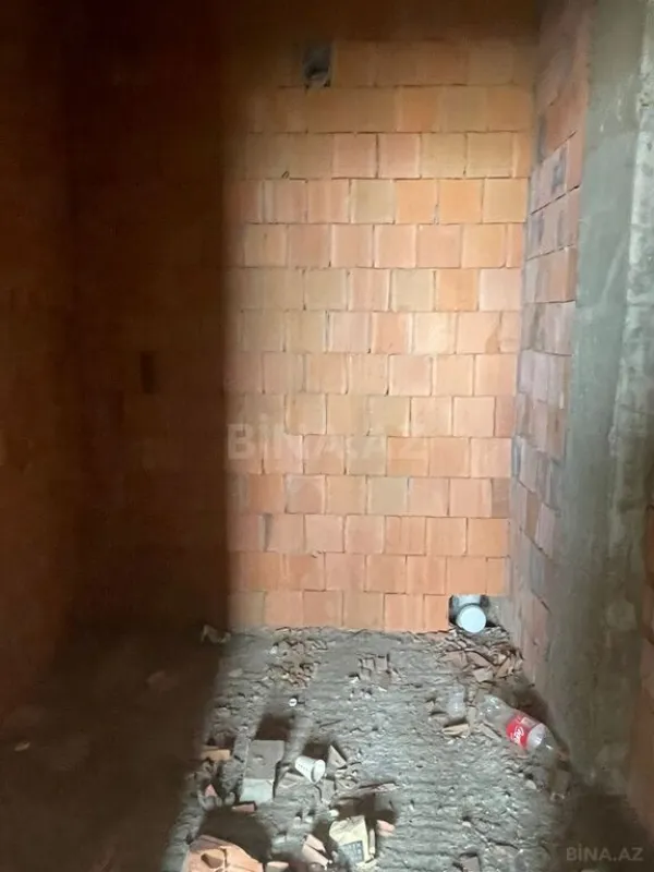 Satılır 3 otaqlı mənzil 135 m²