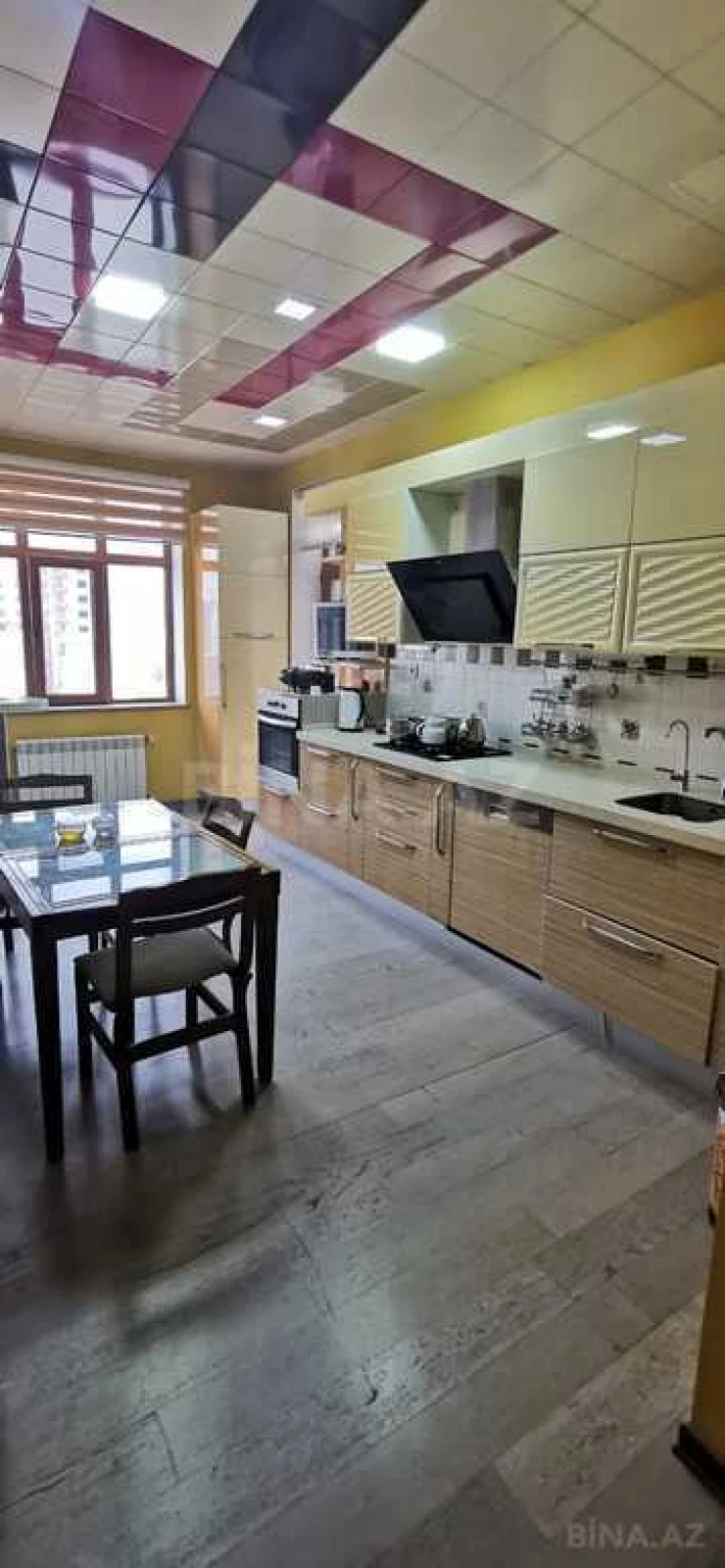 Satılır 4 otaqlı mənzil 170 m²