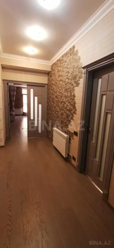 Satılır 4 otaqlı mənzil 170 m²