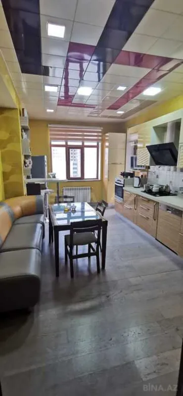 Satılır 4 otaqlı mənzil 170 m²