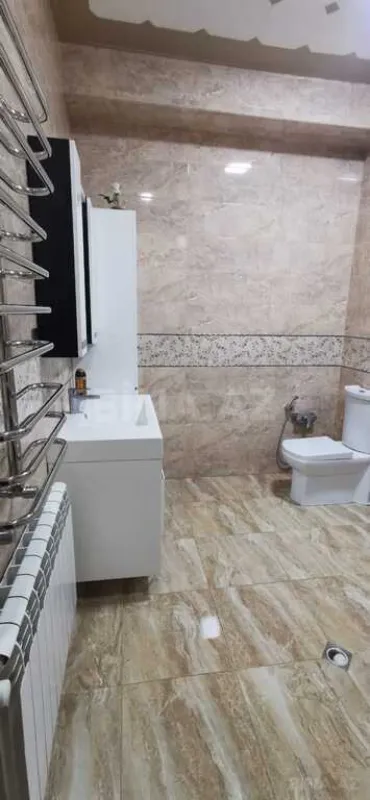 Satılır 4 otaqlı mənzil 170 m²