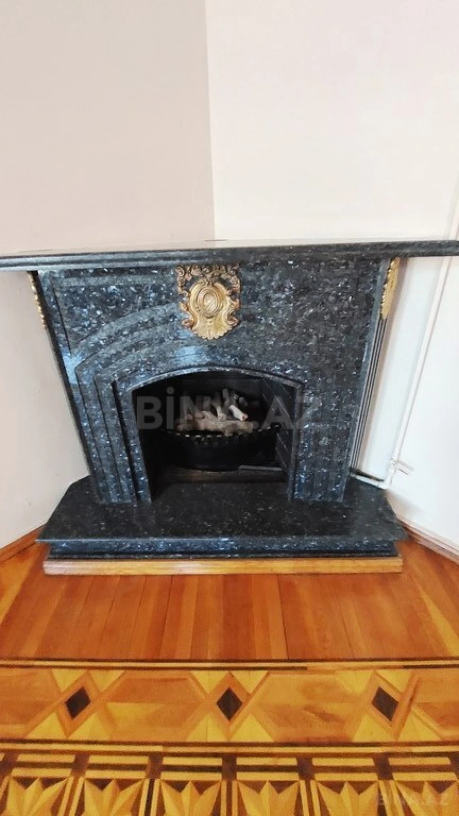 Satılır 7 otaqlı mənzil 750 m²