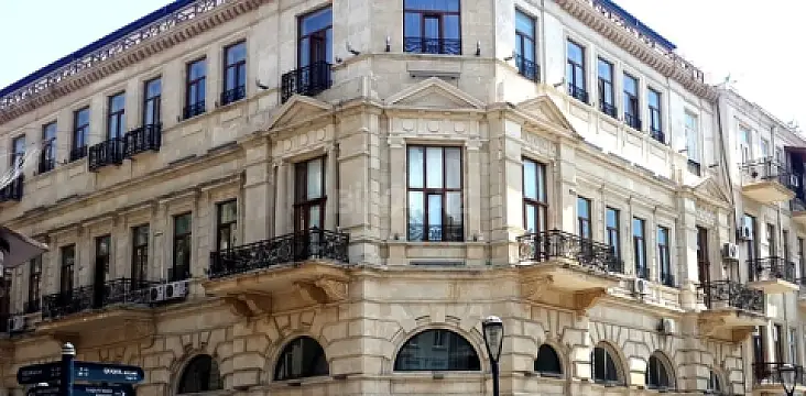 Satılır 7 otaqlı mənzil 750 m² — Bakı, Sahil qəs. 7 otaq 750.00 m²