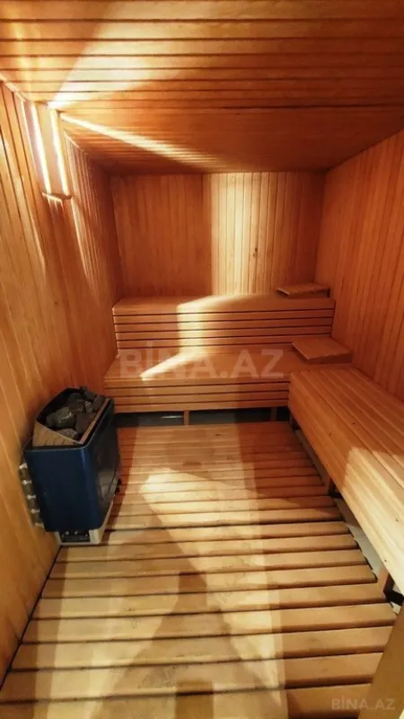 Satılır 7 otaqlı mənzil 750 m²