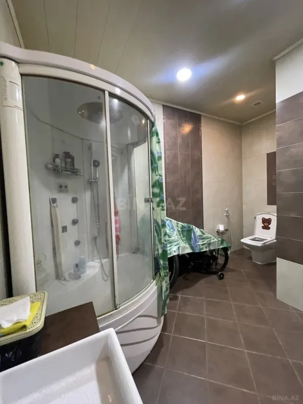 Satılır 3 otaqlı mənzil 135 m²