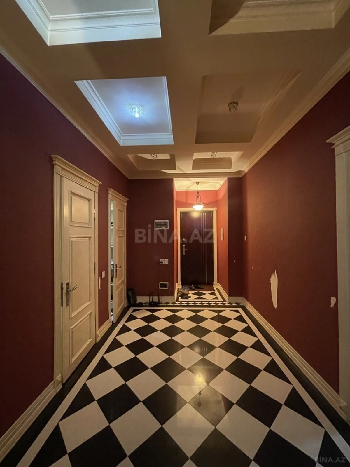 Satılır 3 otaqlı mənzil 135 m²