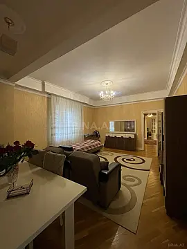 Satılır 3 otaqlı mənzil 135 m² — Bakı, İnşaatçılar 3 otaq 135.00 m²