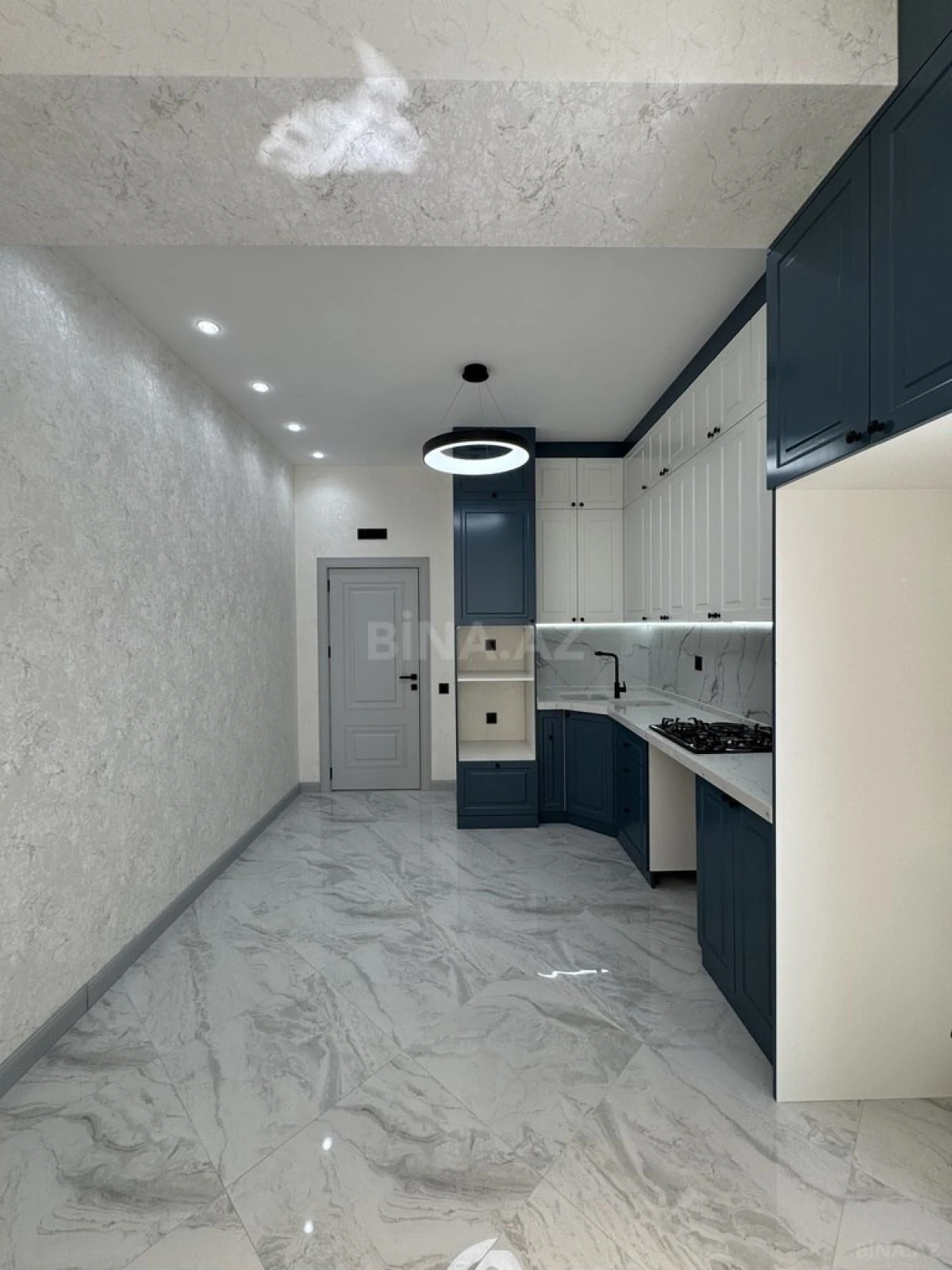 Satılır 3 otaqlı mənzil 107 m²