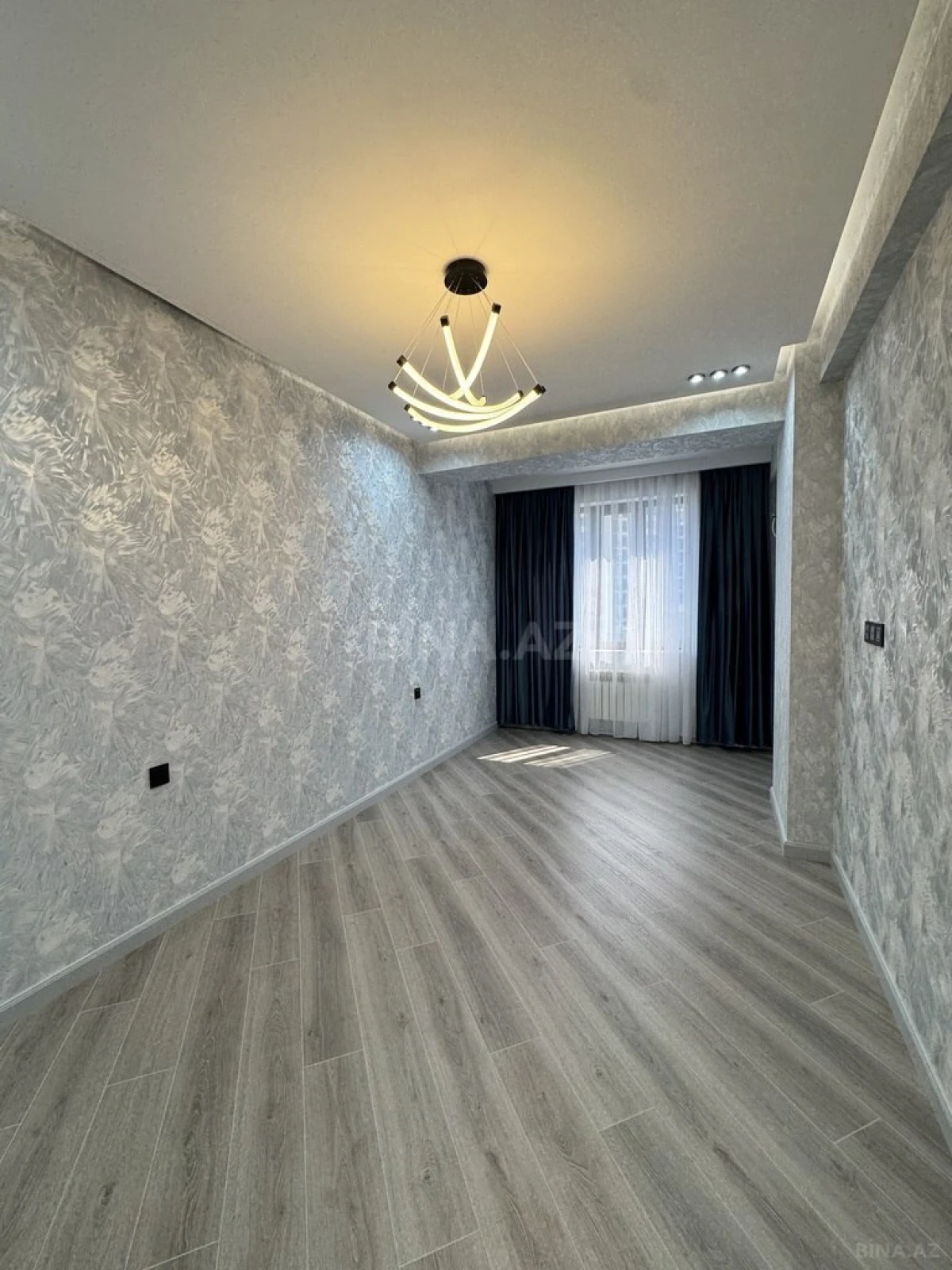 Satılır 3 otaqlı mənzil 107 m²