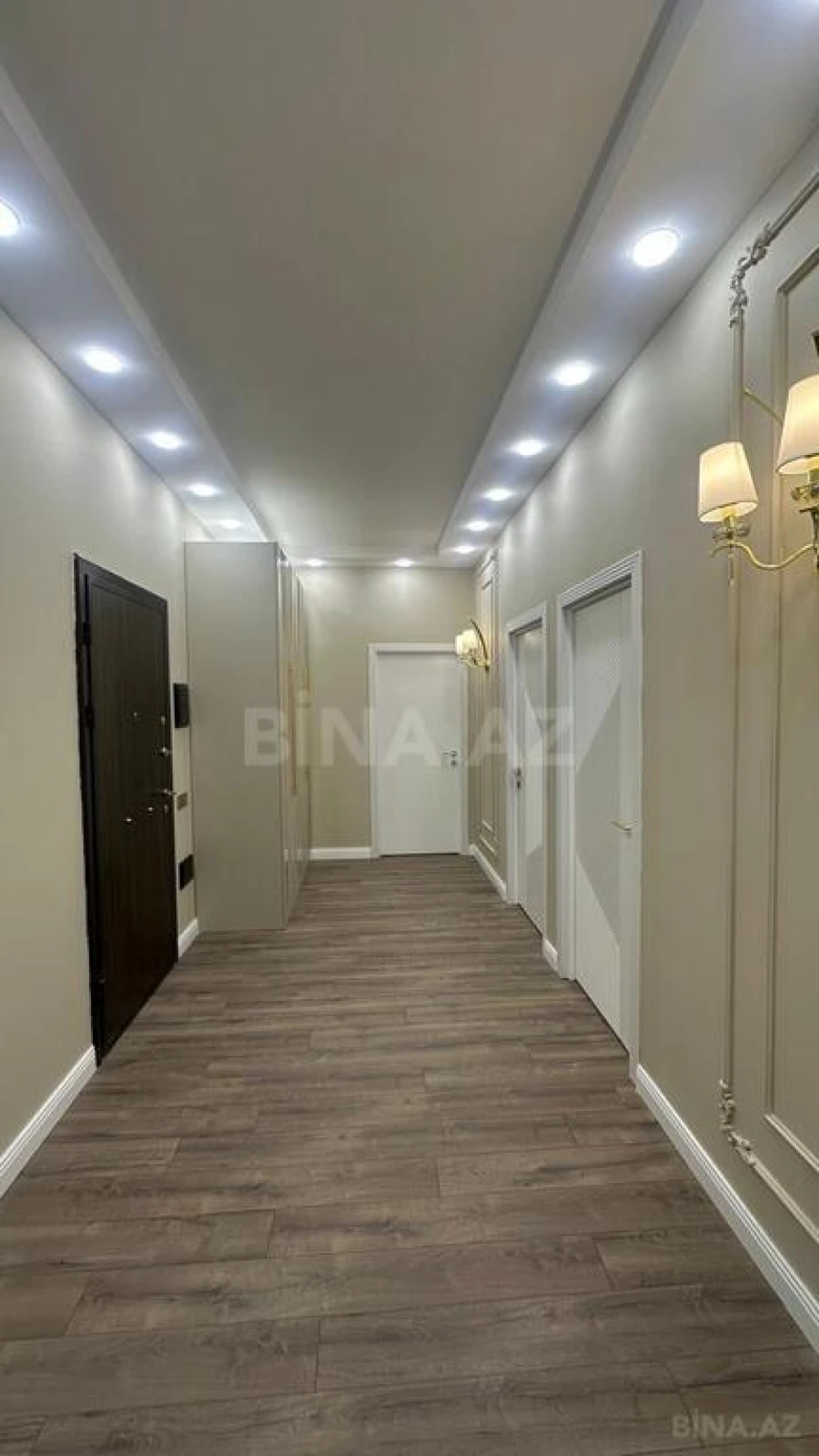 Satılır 2 otaqlı mənzil 81 m²