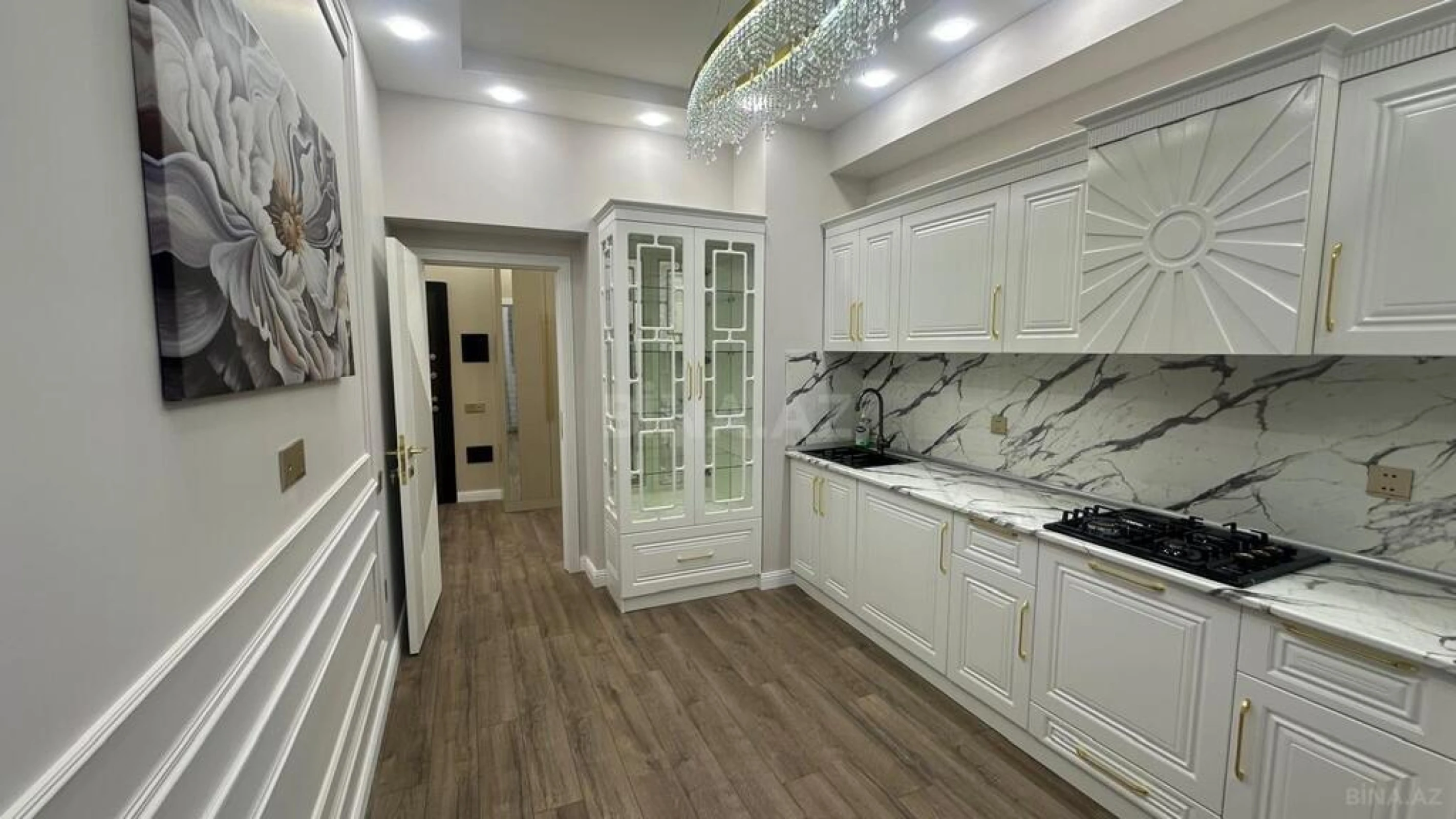 Satılır 2 otaqlı mənzil 81 m²