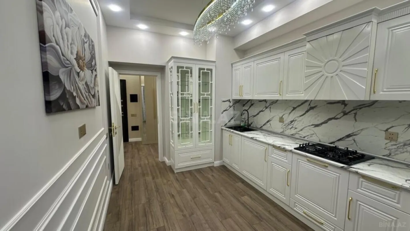 Satılır 2 otaqlı mənzil 81 m²