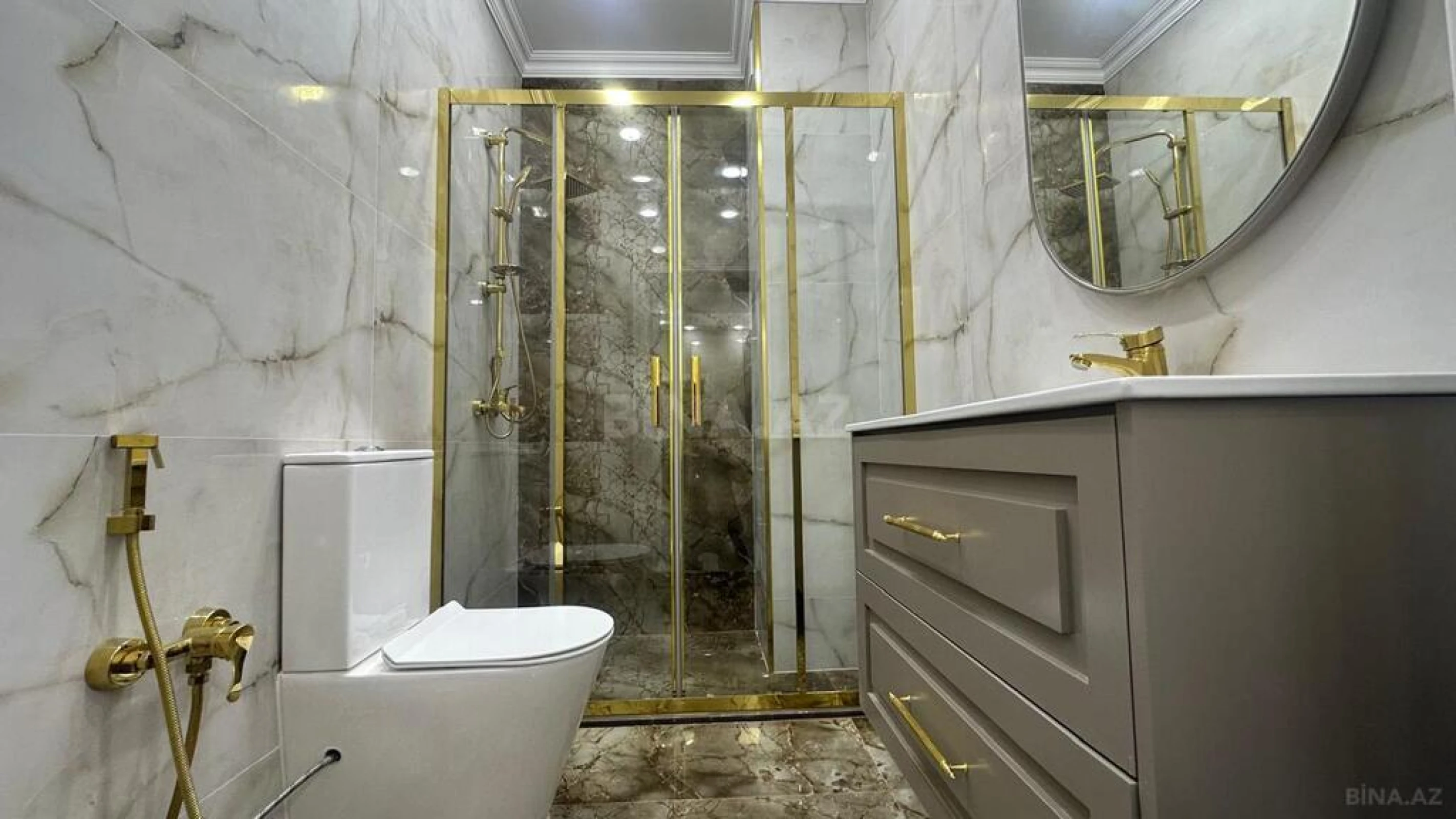 Satılır 2 otaqlı mənzil 81 m²