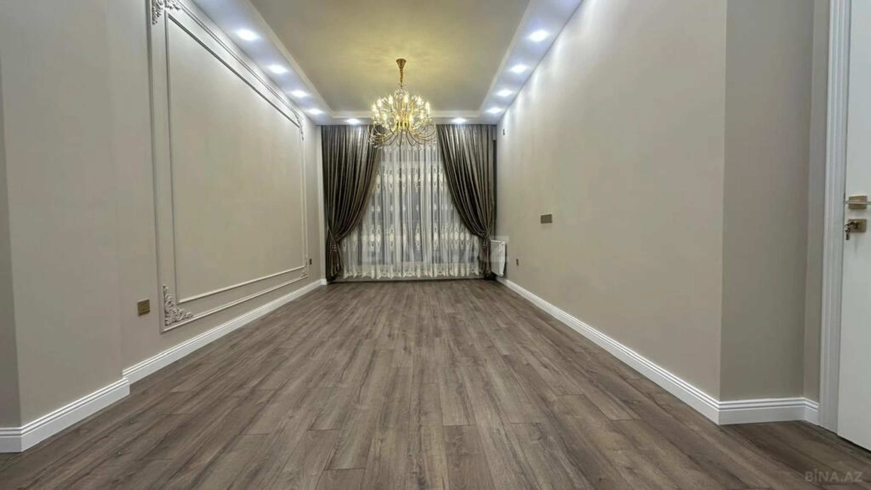 Satılır 2 otaqlı mənzil 81 m²