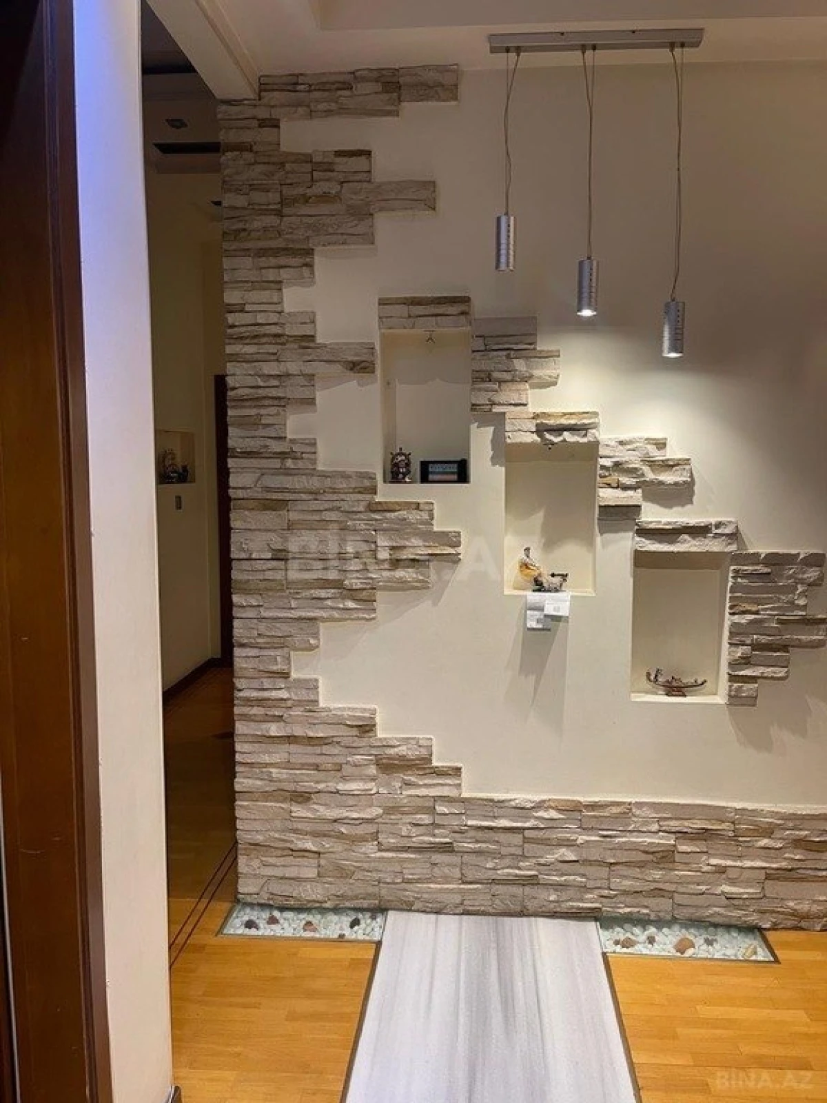 Satılır 4 otaqlı mənzil 118 m²