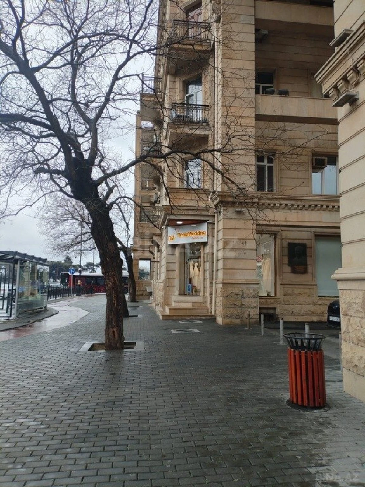 Satılır 4 otaqlı mənzil 118 m²