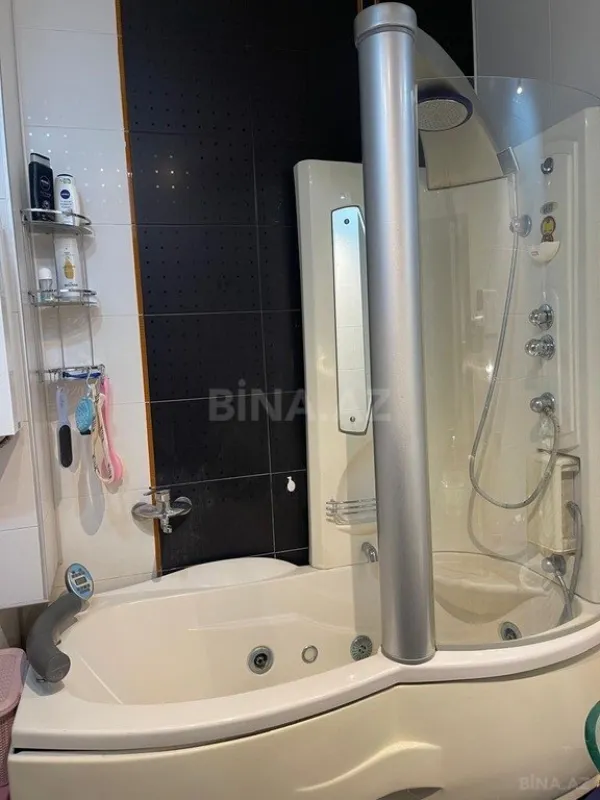 Satılır 4 otaqlı mənzil 118 m²