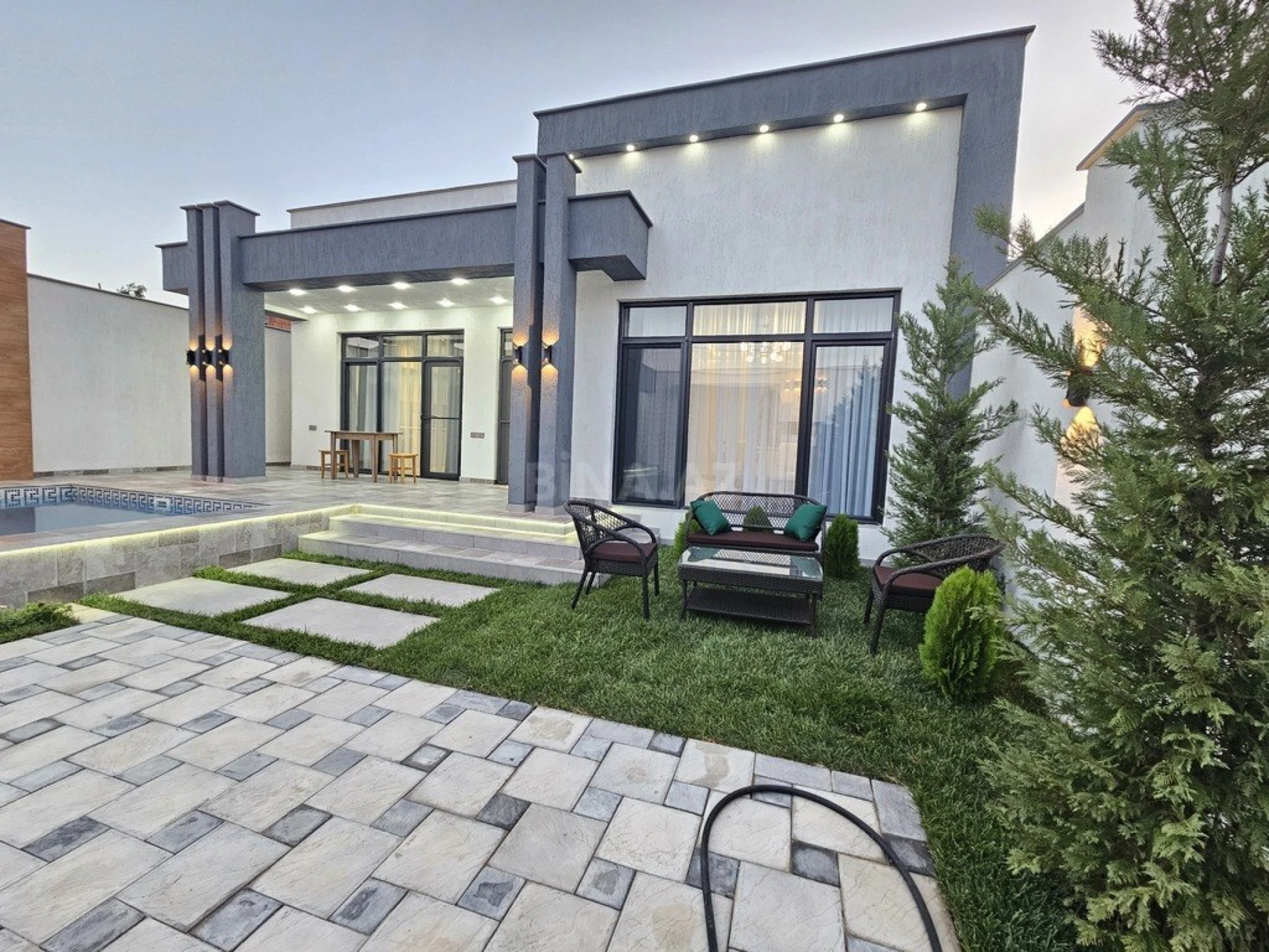 Satılır 4 otaqlı həyət evi 160 m²
