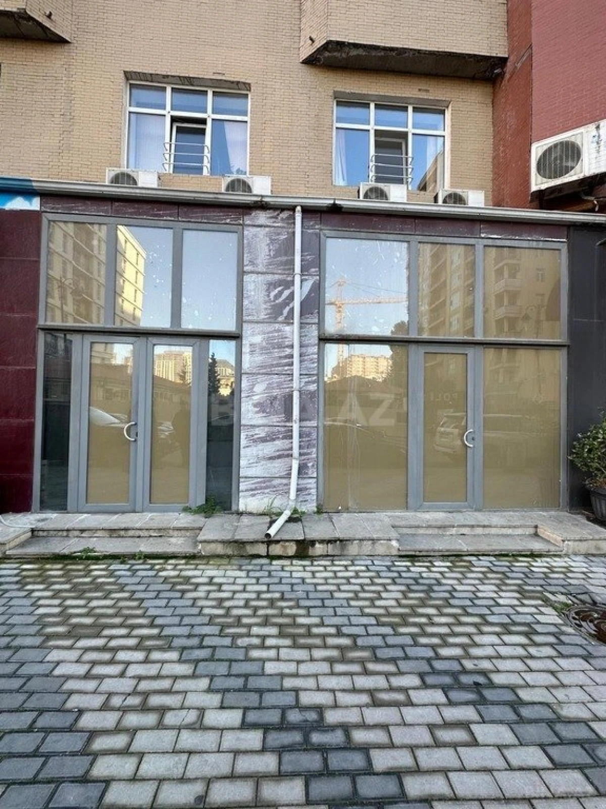 Satılır obyekt 173 m²