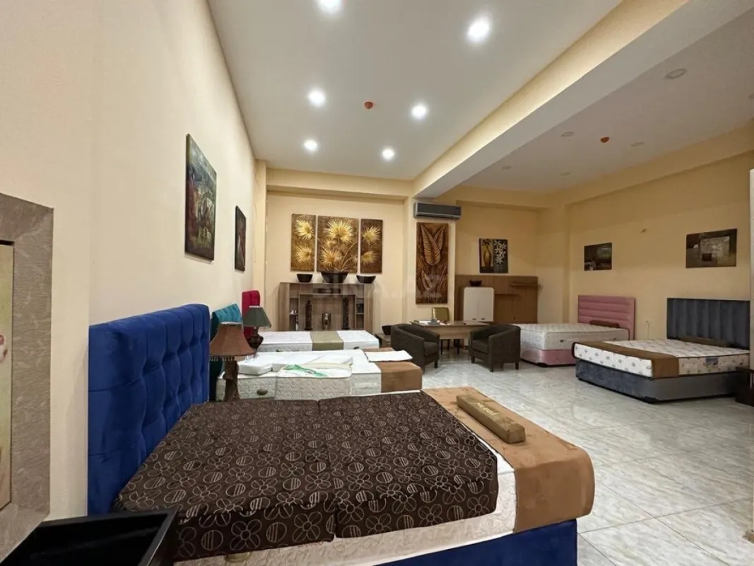 Satılır obyekt 173 m²