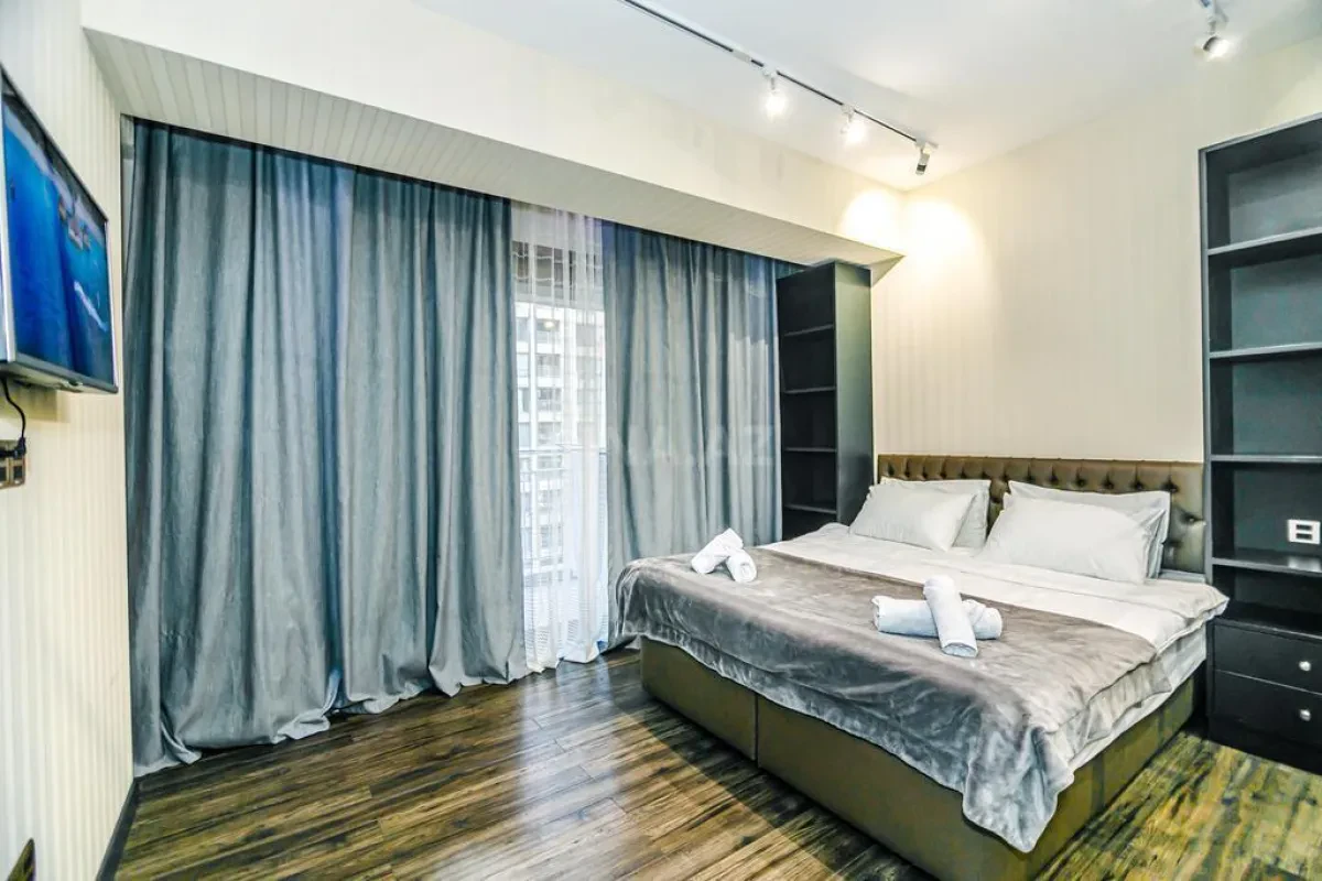 Kirayə verilir 2 otaqlı mənzil 100 m²