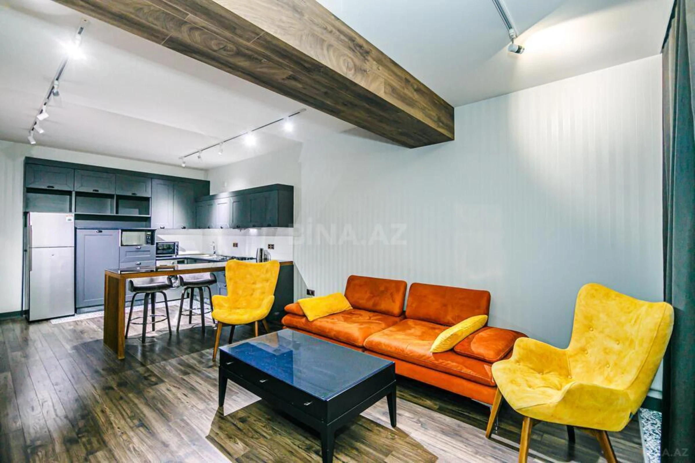 Kirayə verilir 2 otaqlı mənzil 100 m²