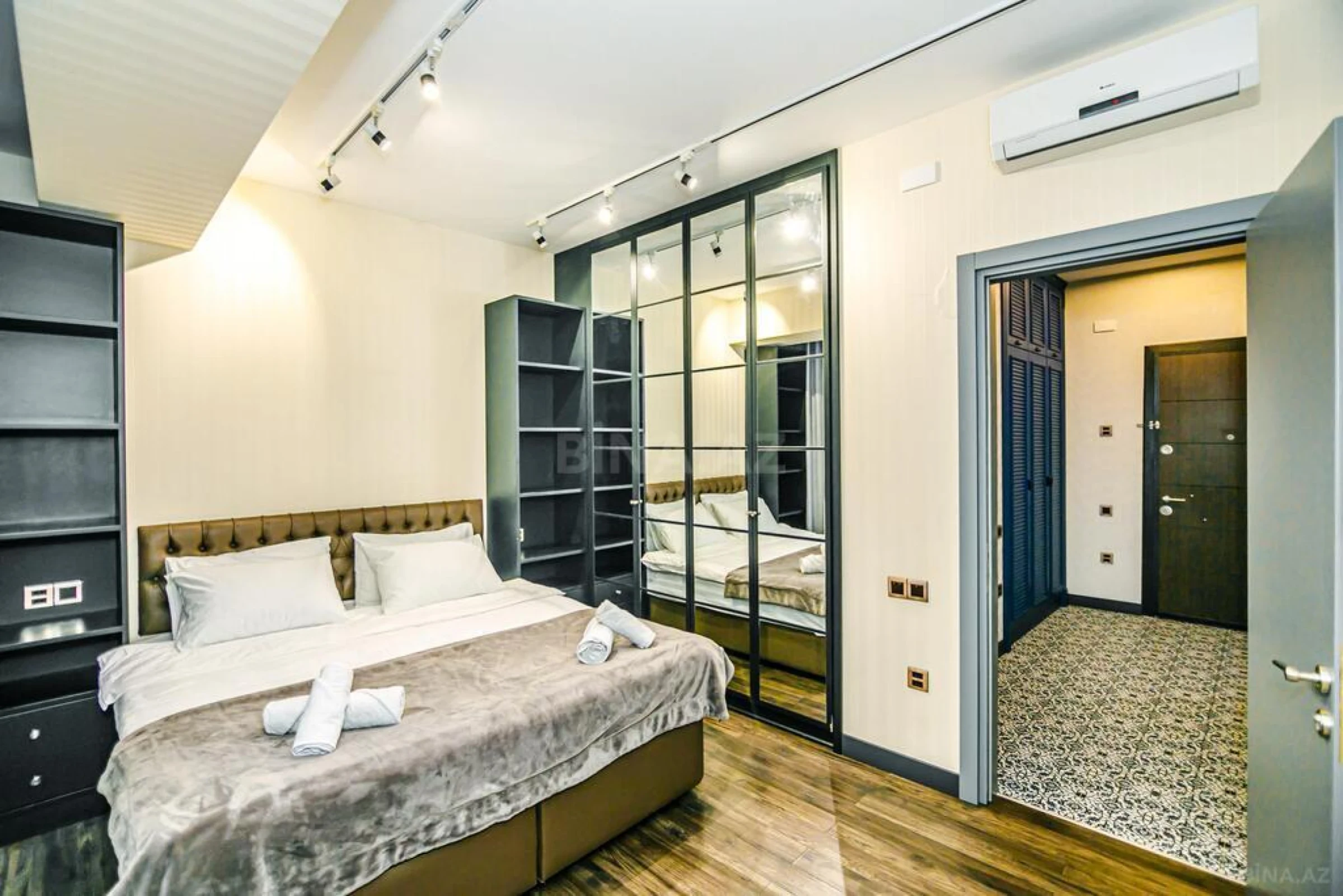 Kirayə verilir 2 otaqlı mənzil 100 m²