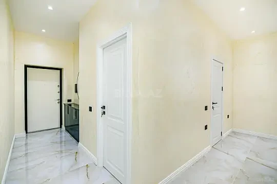 Kirayə verilir 2 otaqlı mənzil 100 m²