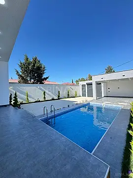 Satılır 3 otaqlı həyət evi 140 m²