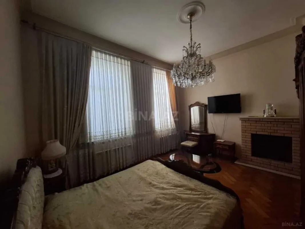 Satılır 6 otaqlı mənzil 200 m²