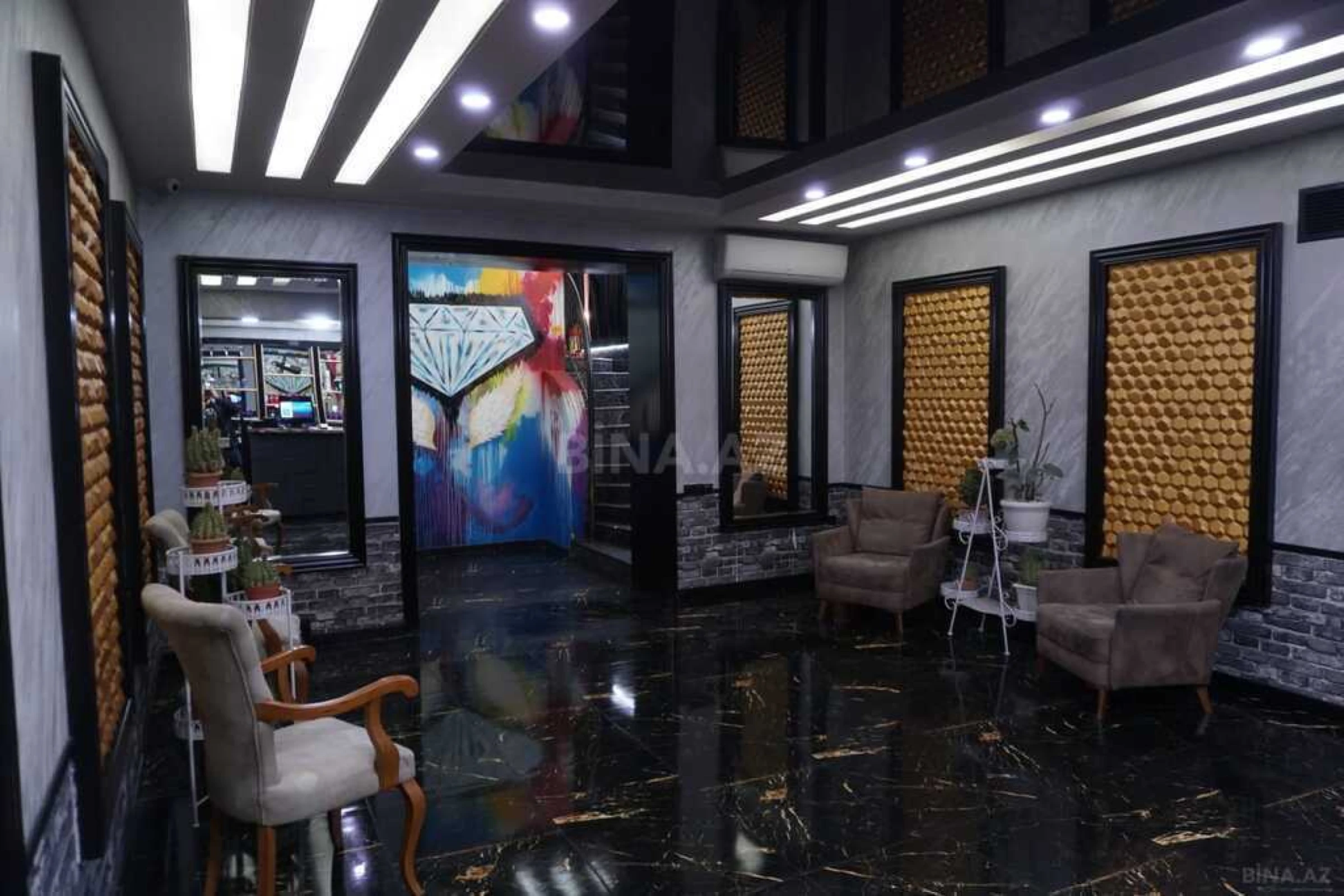 Satılır obyekt 421 m²