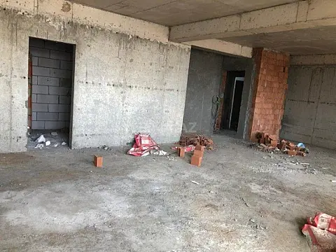 Satılır 2 otaqlı mənzil 115 m²