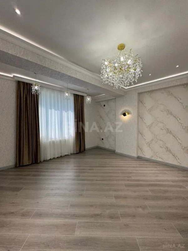 Satılır 3 otaqlı mənzil 108 m²