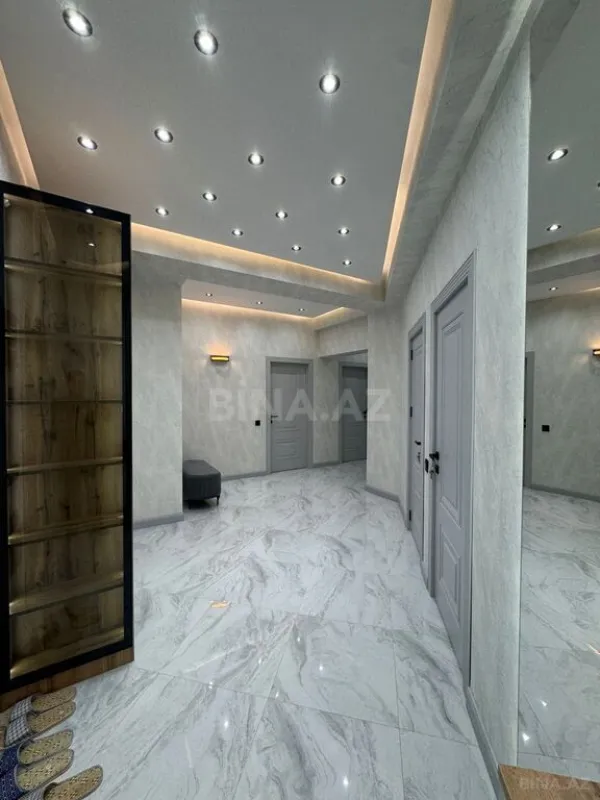 Satılır 3 otaqlı mənzil 108 m²