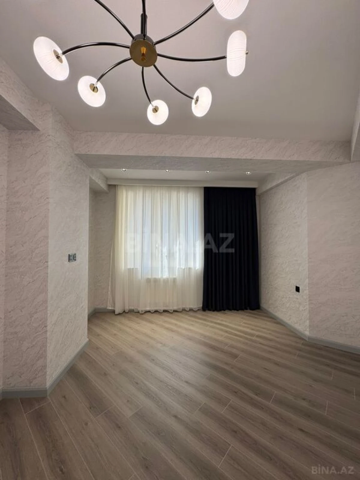 Satılır 3 otaqlı mənzil 108 m²