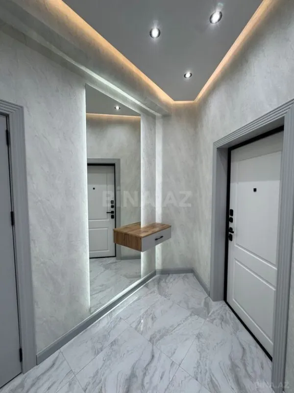 Satılır 3 otaqlı mənzil 108 m²