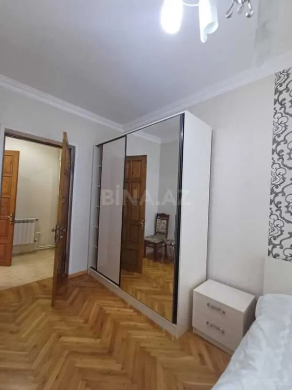 Kirayə verilir 2 otaqlı mənzil 70 m²
