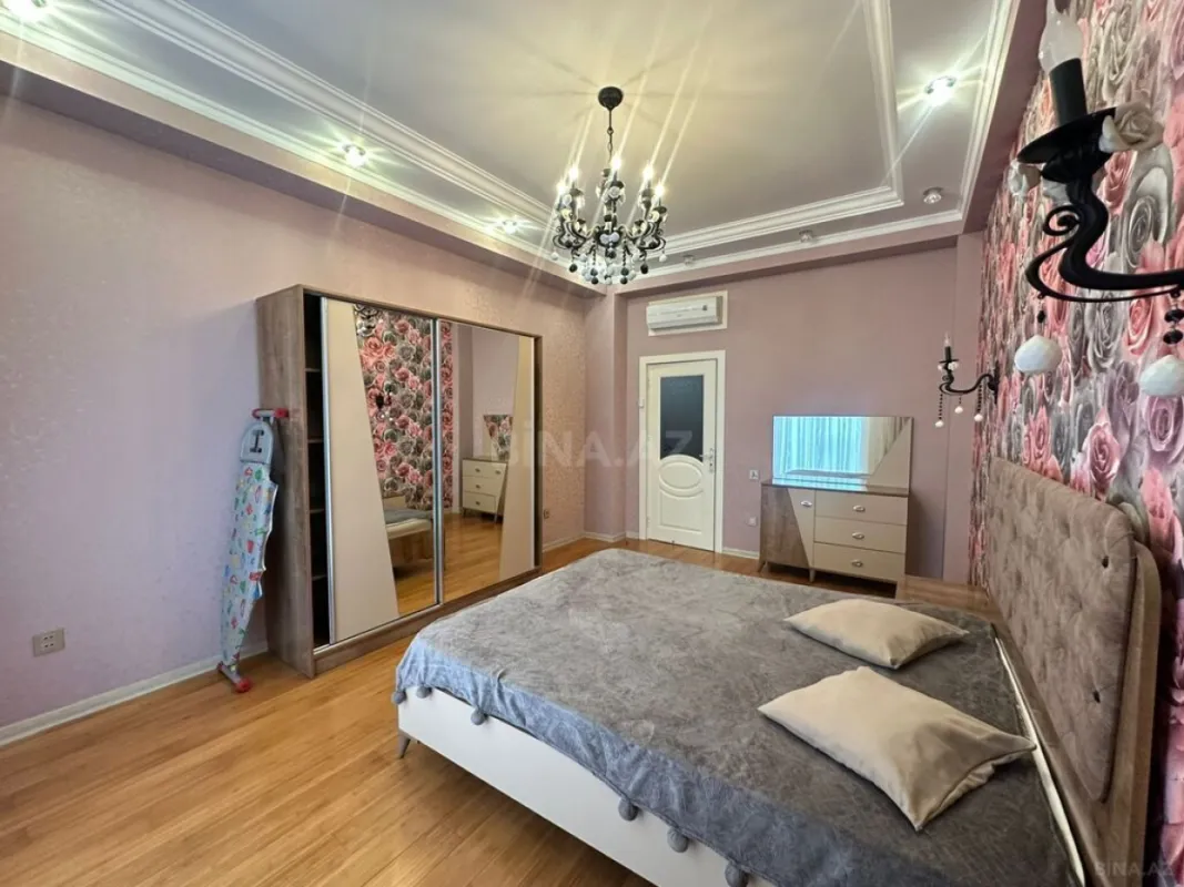 Kirayə verilir 2 otaqlı mənzil 90 m²