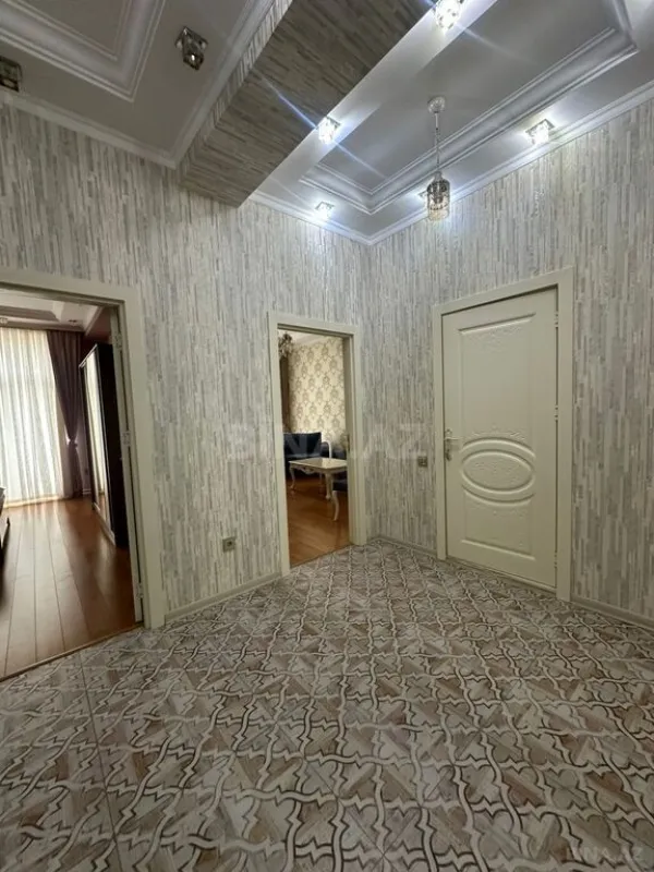 Kirayə verilir 2 otaqlı mənzil 90 m²