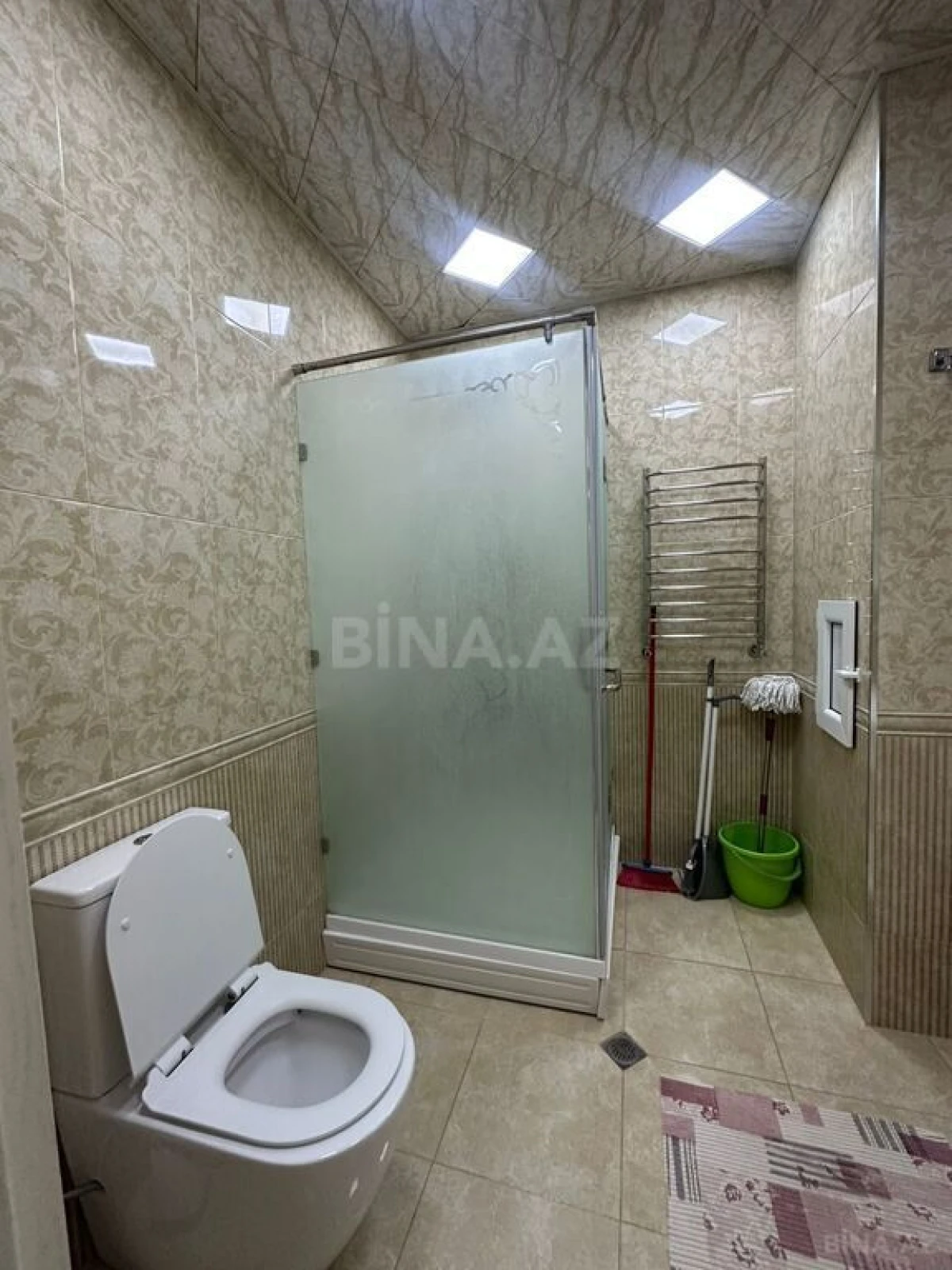 Kirayə verilir 2 otaqlı mənzil 90 m²