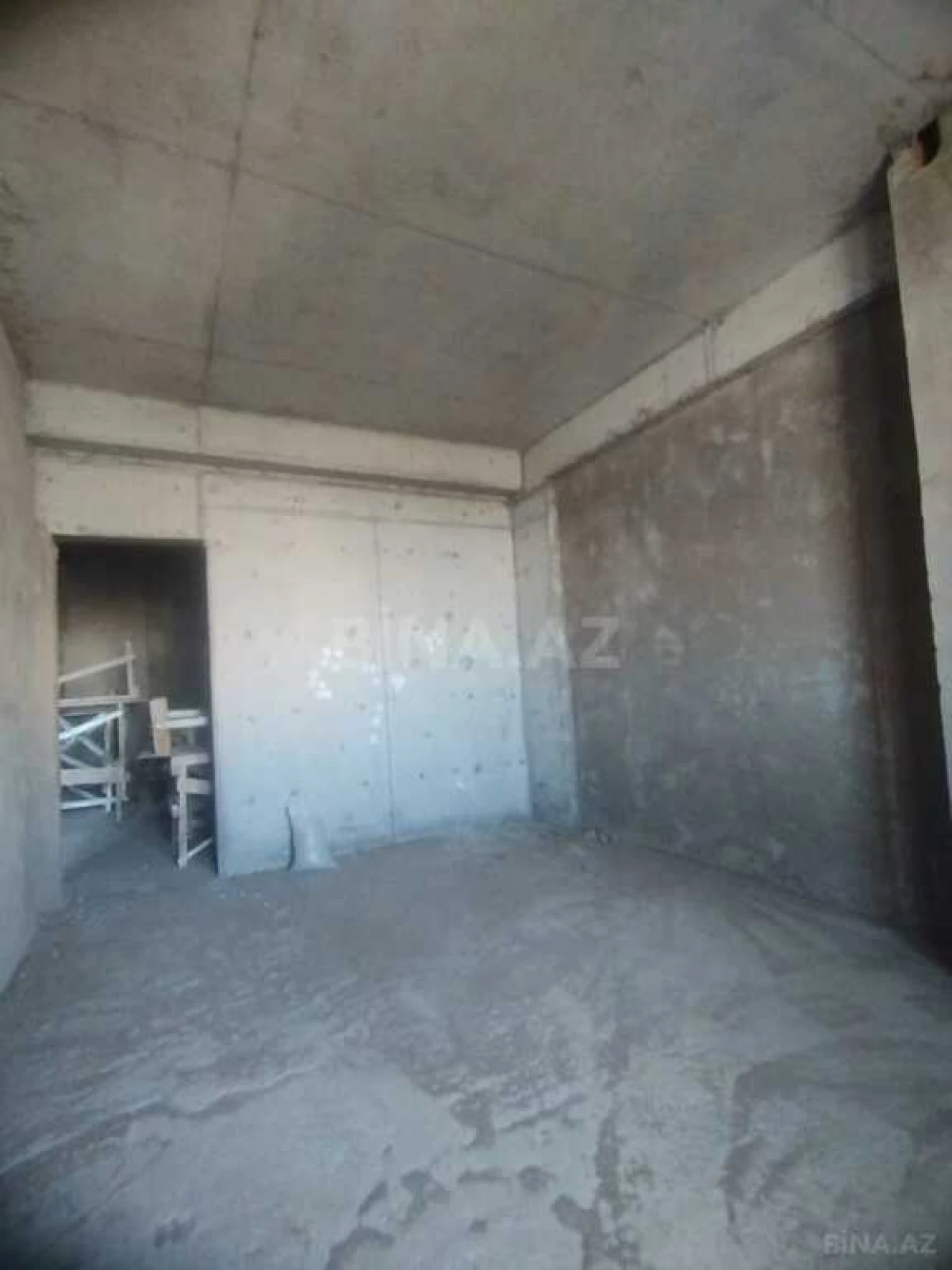 Satılır 3 otaqlı mənzil 143 m²