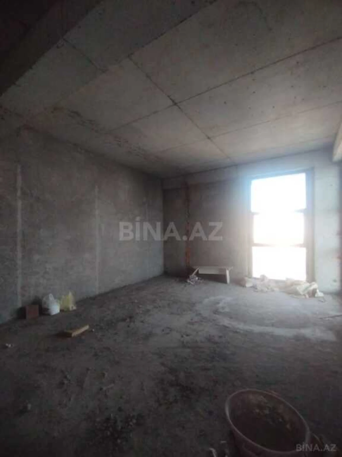 Satılır 3 otaqlı mənzil 143 m²