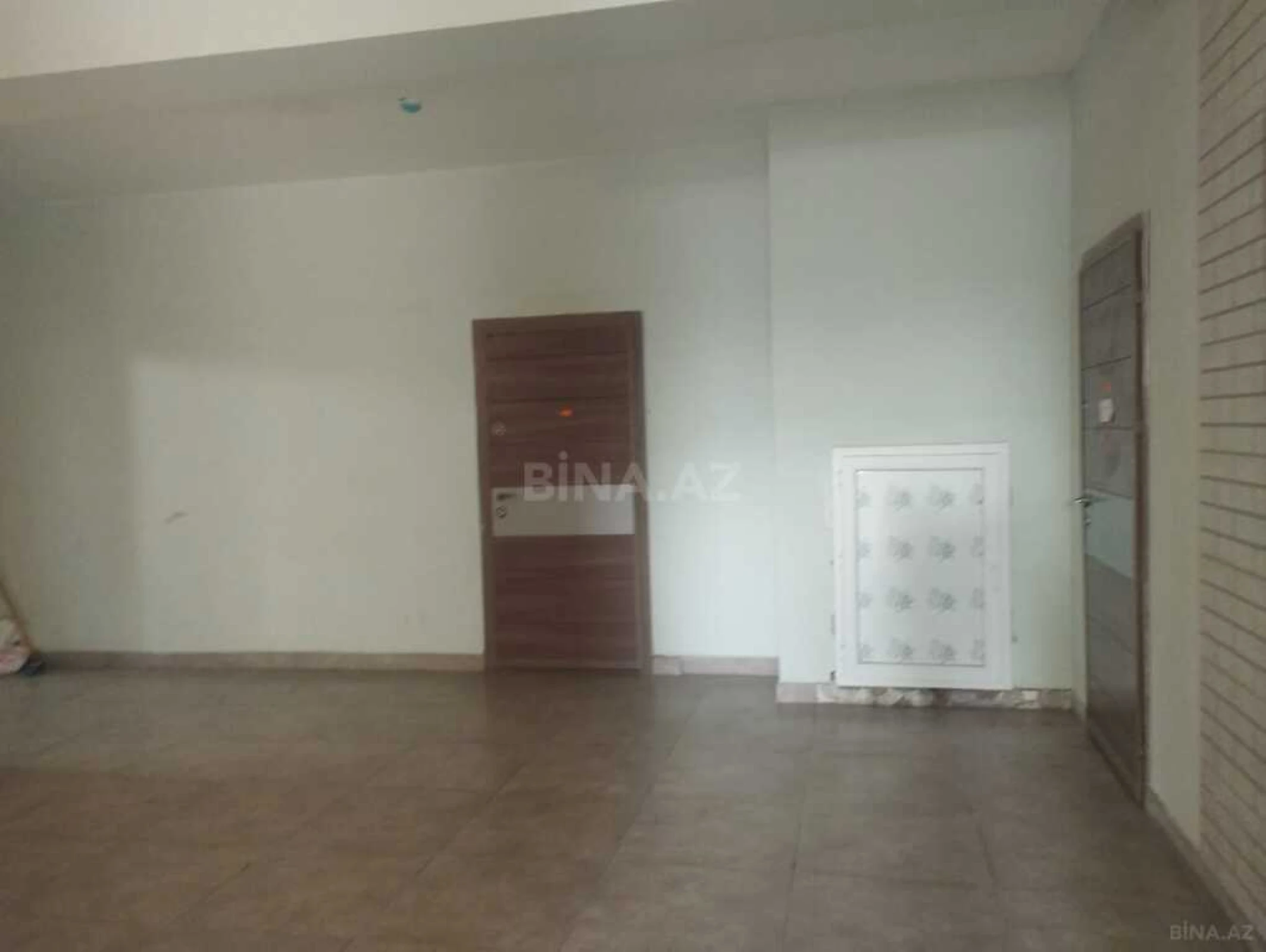Satılır 3 otaqlı mənzil 143 m²