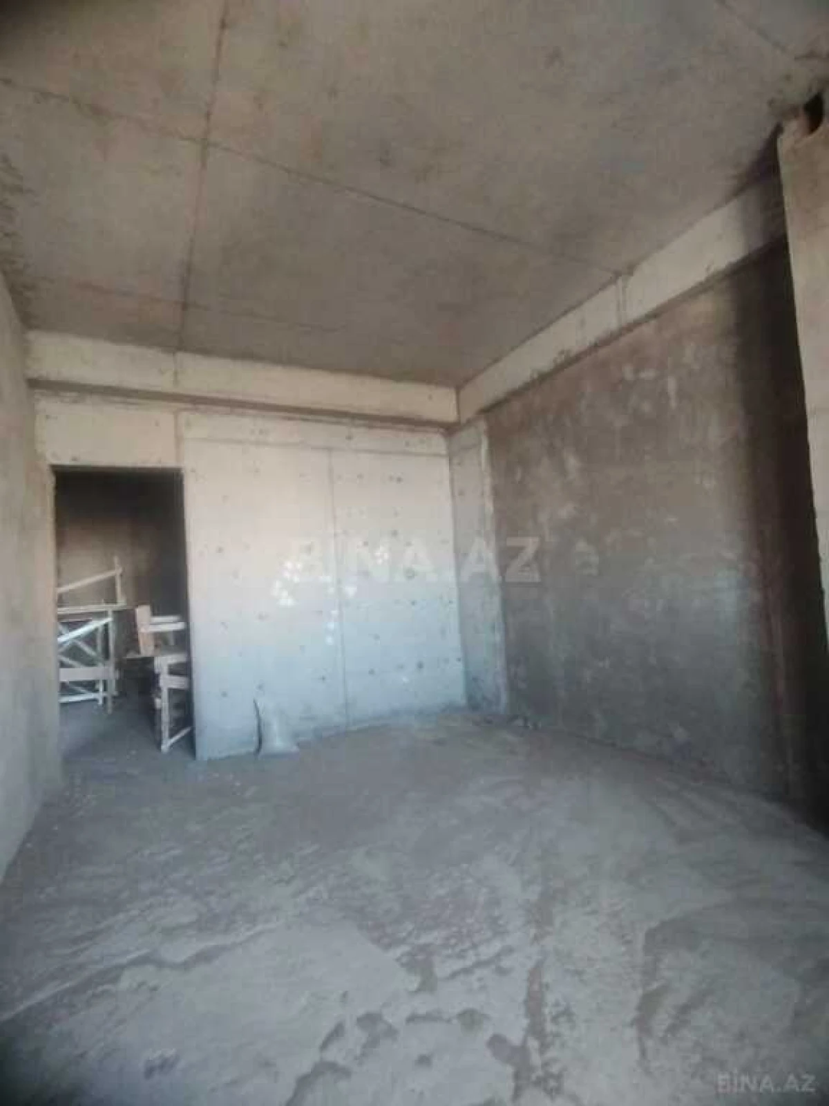 Satılır 3 otaqlı mənzil 143 m²