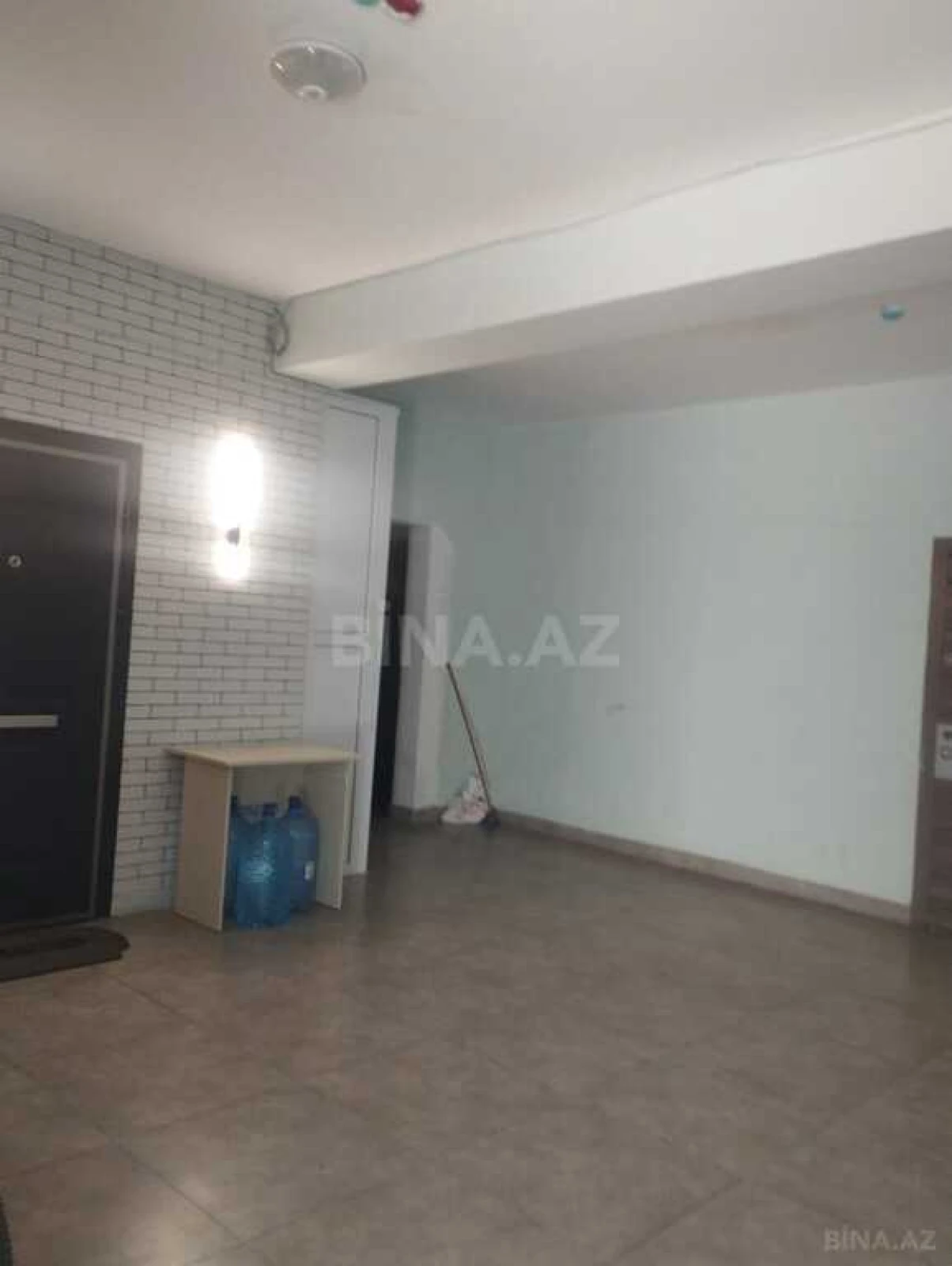 Satılır 3 otaqlı mənzil 143 m²